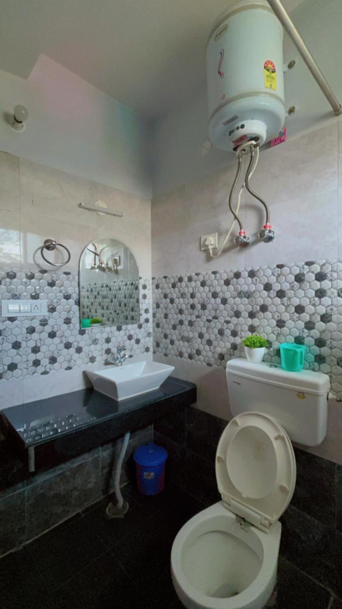 Lha Pomo Apartment Kyelang Bagian luar foto